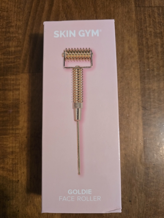 Skin Gym Other - Skin Gym Goldie Face Roller - Gold